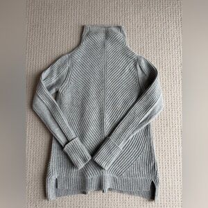 Vince Light Gray Ribbed Turtleneck Sweater